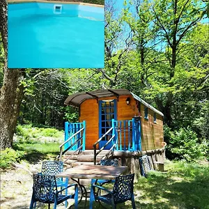  Camping La Bleuet Avec Piscine