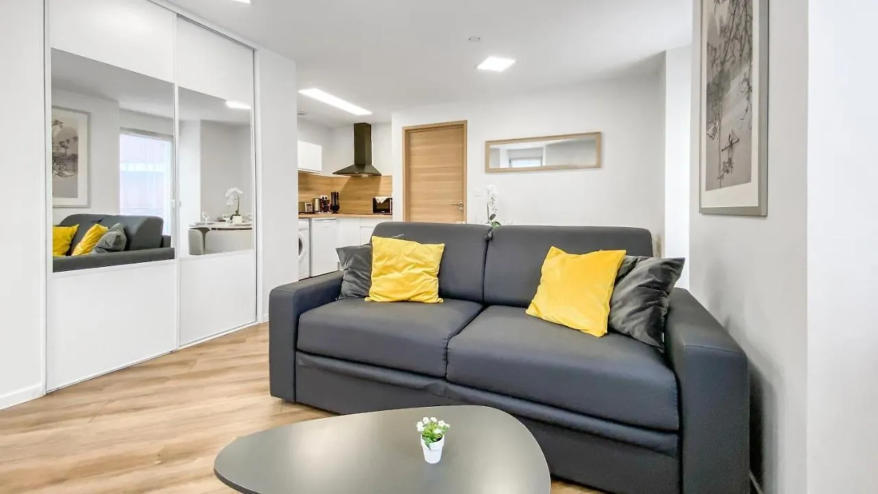 Homey Snow - Proche Gare - Balcon Prive - Wifi La Roche-sur-Foron Apartment
